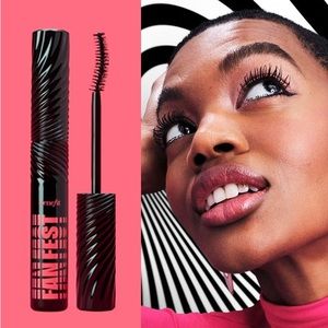 ( New )Benefit FAN FEST Voluminizing Mascara